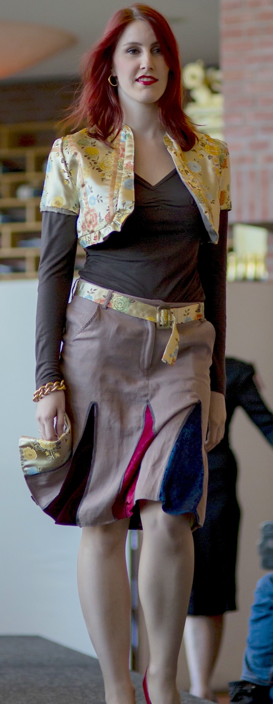 2 Teiler Bolero + Rock aus Chinaseide   gold + bunt   Gr. 40