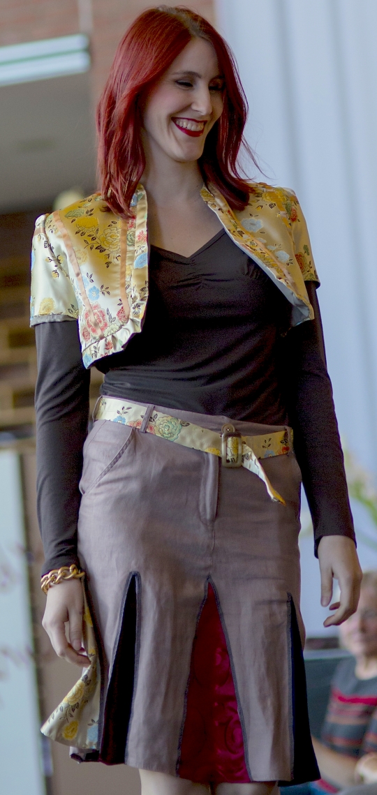 2 Teiler Bolero + Rock aus Chinaseide   gold + bunt   Gr. 40